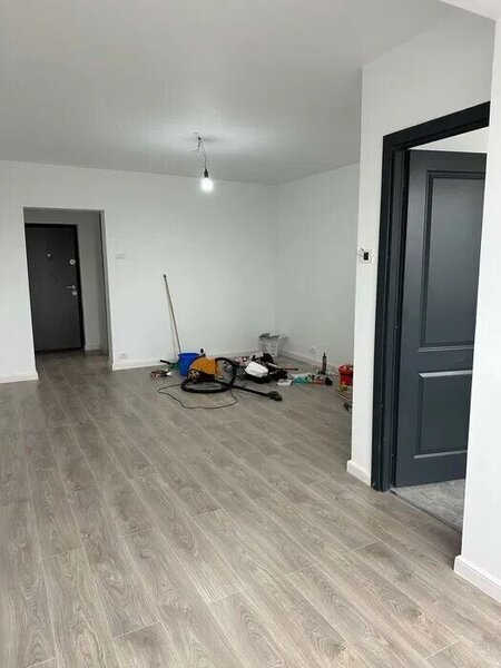 Titan, Minis garsoniera renovata complet