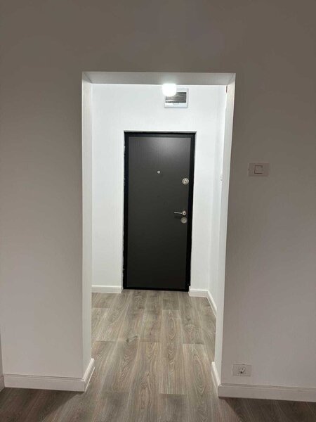 Titan, Minis garsoniera renovata complet